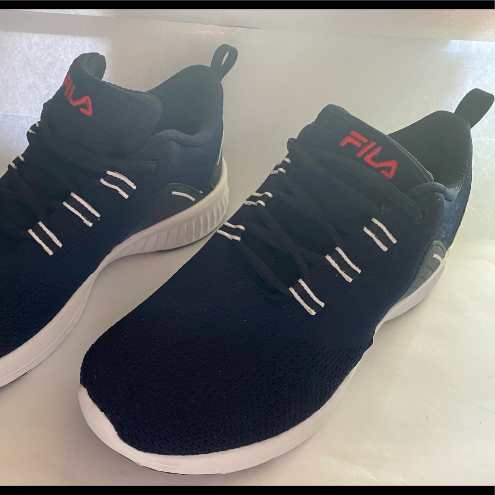 NWTs Filas Men's Athletic Running Tennis Shoes - Picture 3 of 8